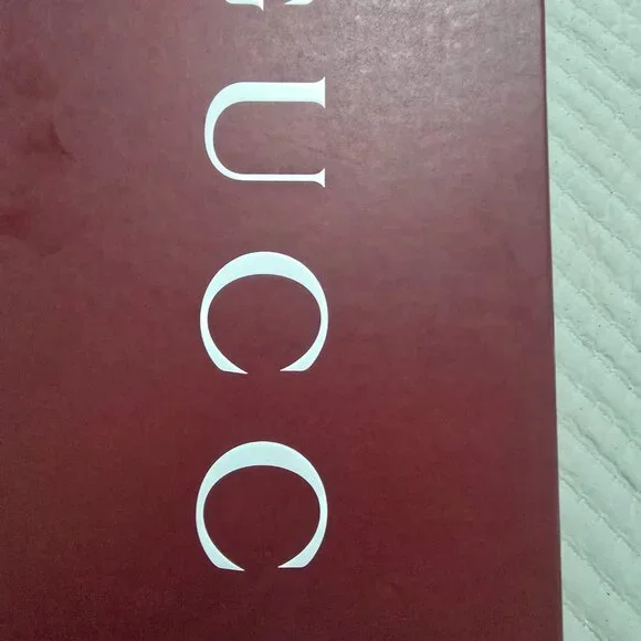 Gucci Sneakers - Picture 3 of 7